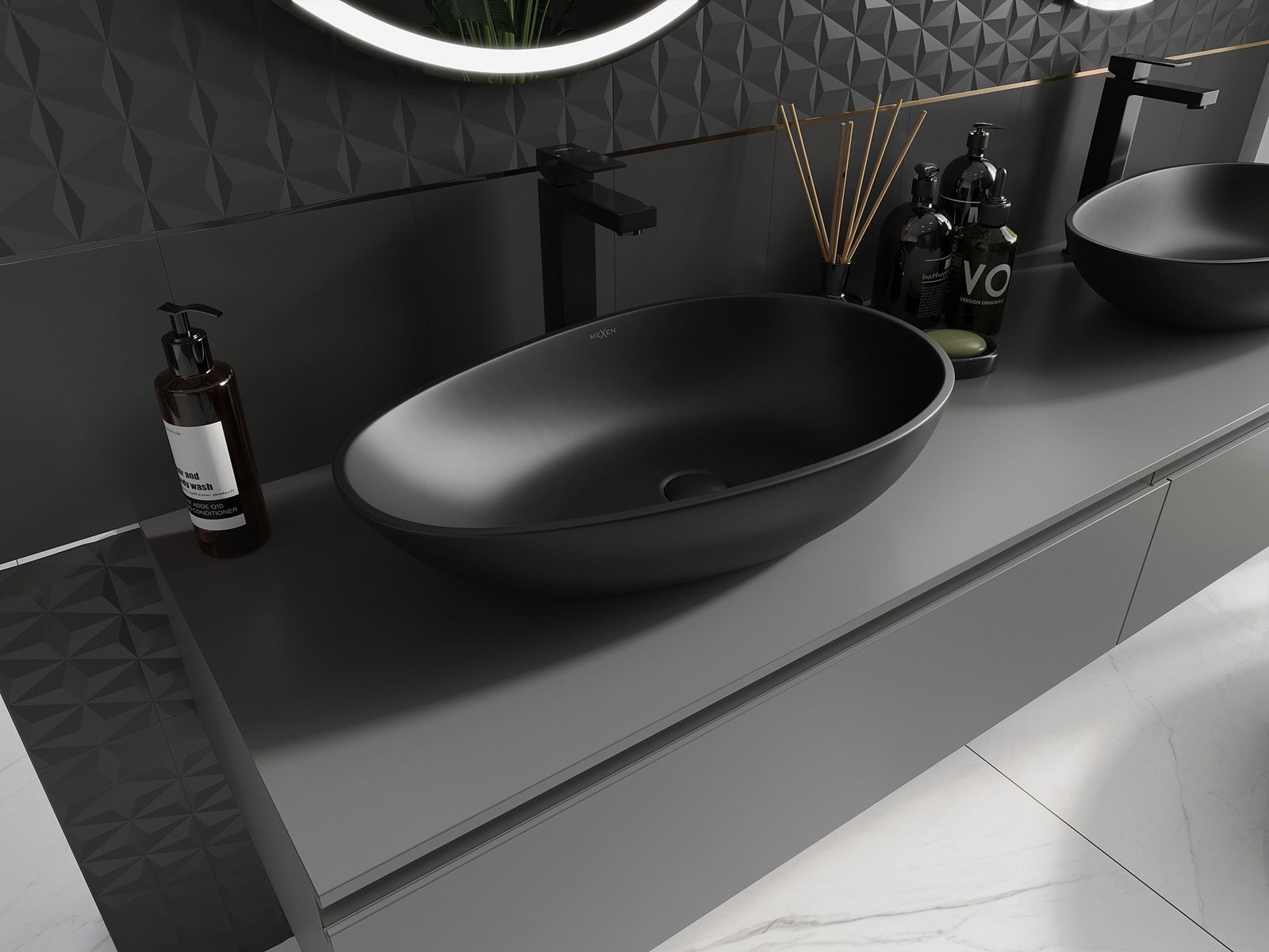 Závesná skrinka v kúpeľni