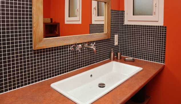 Umyvadlá pre veľkú rodinu - ich typy a najdôležitejšie vlastnosti, na ktoré treba pamätať