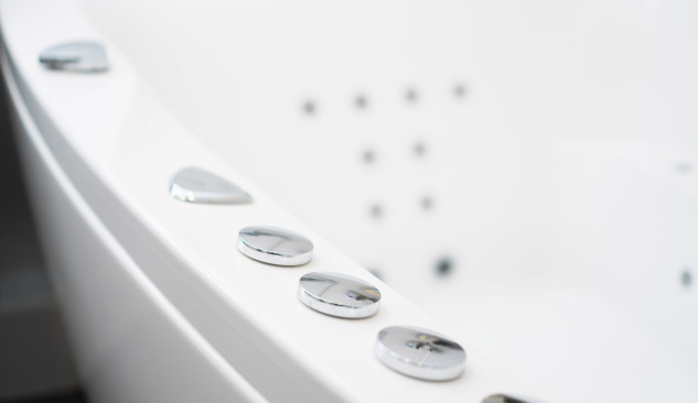 Ako sa starať o vaňové batérie s termostatom?