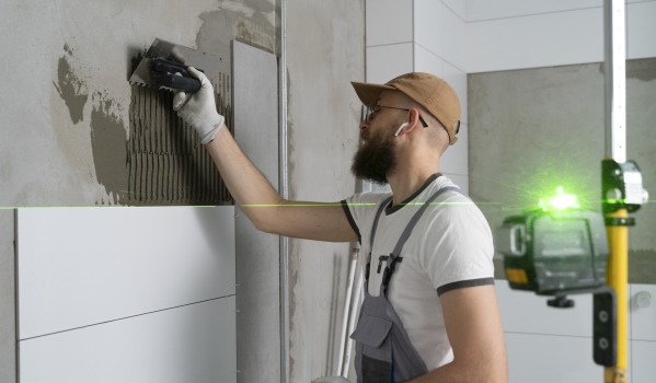 Renovácia kúpeľne - náklady 2026. Čo treba započítať do rozpočtu a ako reálne ušetriť