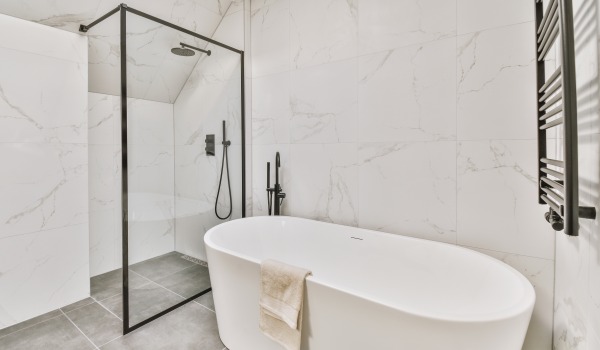 Dlaždice 60x60 cm - ako správne ukladať a akú šírku škáry zvoliť pre gres 60x60 cm