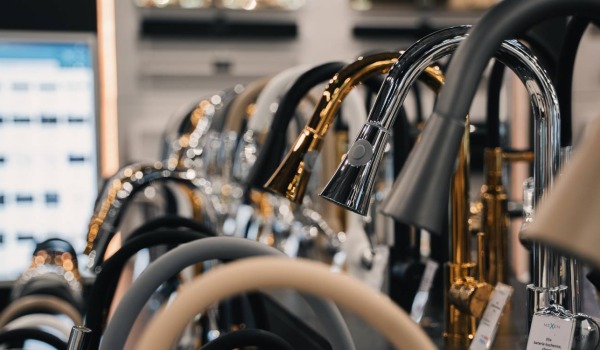 Otvárame nový showroom v Katoviciach — pozrite si vybavenie kúpeľní naživo!