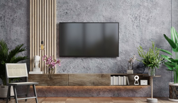 Lamelové panely v aranžmá televíznej zóny — nápad na moderný obývací pokoj